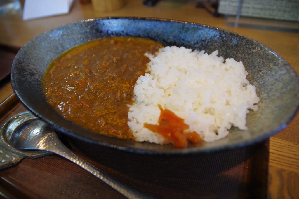 府中市のカフェ『ハーモニー』の薬膳カレー