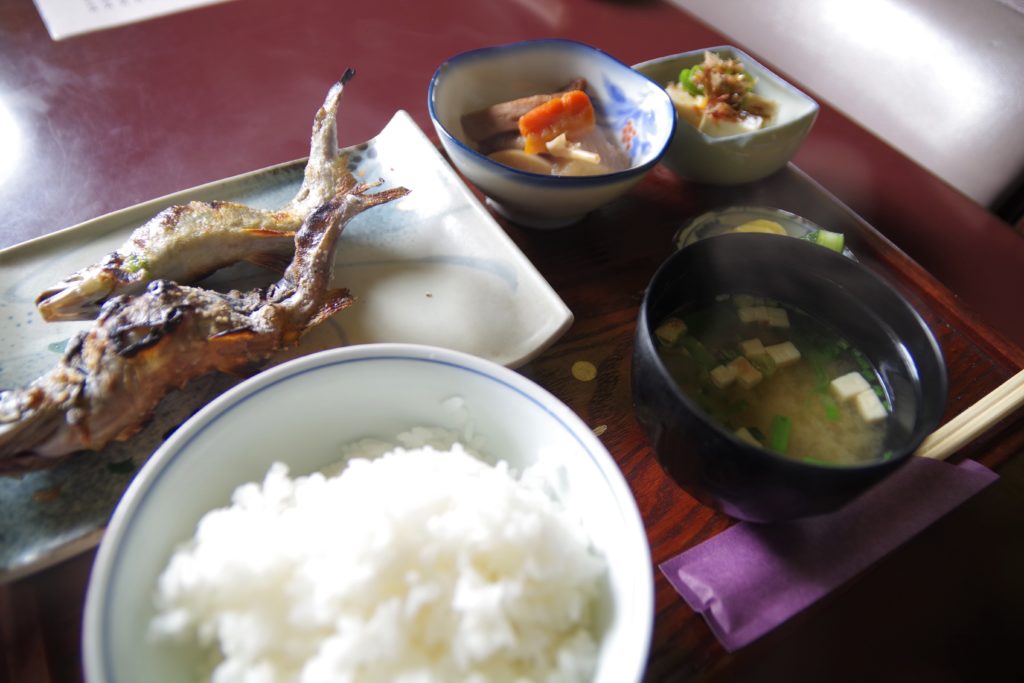 群馬県みなかみ町の『丸丸亭』の川魚定食